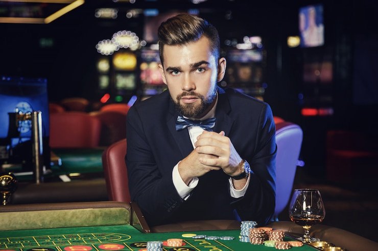 Dealer live Casino Hold'em di studio judi188 dengan kartu dan tata letak meja yang jelas